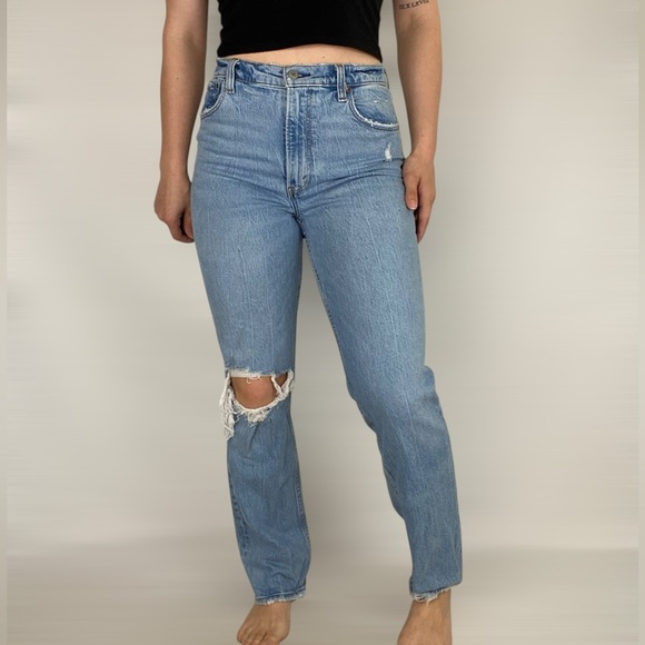 Abercrombie & Fitch Denim - ABERCROMBIE & FITCH The 90s Straight Ultra High Rise Light Wash Distressed Jean